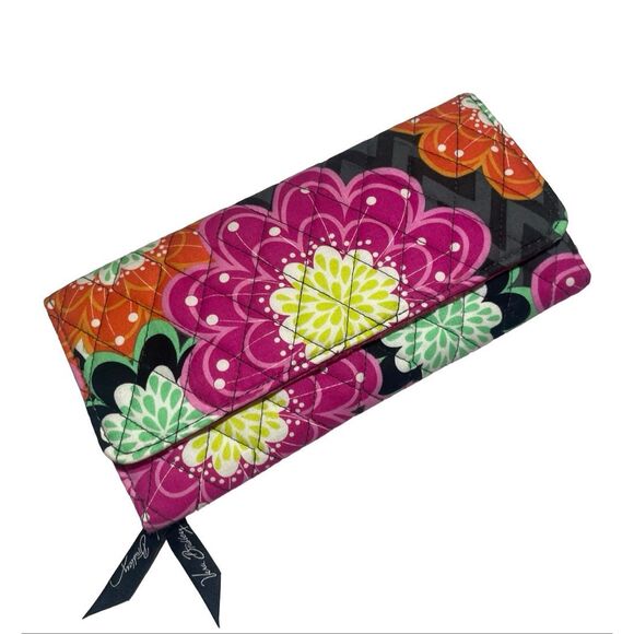 Vera Bradley Quilted Trifold Wallet NWOT - Picture 1 of 4